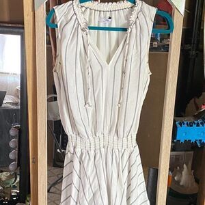 CAMILLA AND MARC WHITE AND BLACK DRESS SIZE SMALL